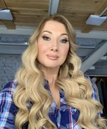 Я знаю все, что нужно, чтобы удовлетворить тебя полностью. 💋
Мои услуги включают классический секс, оральный секс, анальный секс и многое другое. Со мной ты сможешь испытать настоящее блаженство и насладиться истинным удовольствием. Я всегда стараюсь подстроиться под твои желания и фантазии, чтобы каждая встреча была незабываемой. 😍
Что касается моего опыта, у меня уже есть несколько довольных клиентов, которые оставили положительные отзывы о моих услугах. Мои фото настоящие и соответствуют моей внешности. Я приветствую только серьезных и щедрых мужчин, которые ценят качество и комфорт. 💕
Я живу в самом сердце Москвы, в уютной и комфортной квартире. Здесь тебе будет уютно и комфортно, и наше свидание оставит только самые приятные воспоминания. Развлечения со мной — это самый короткий путь к настоящему наслаждению. Не упусти возможность окунуться в мир страсти и разврата со мной. Доверься мне и открой новые грани удовольствия! 🔥😉 Ирина